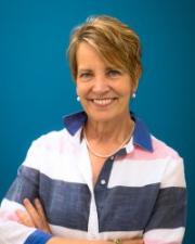 Kim Kelling Headshot